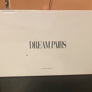 BRAND NEW NEVER USED SOCCER CLEAT